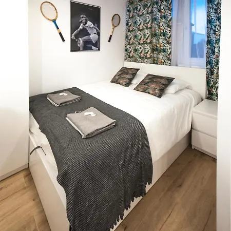Apartment Concierge Rondo Onz 14th Floor